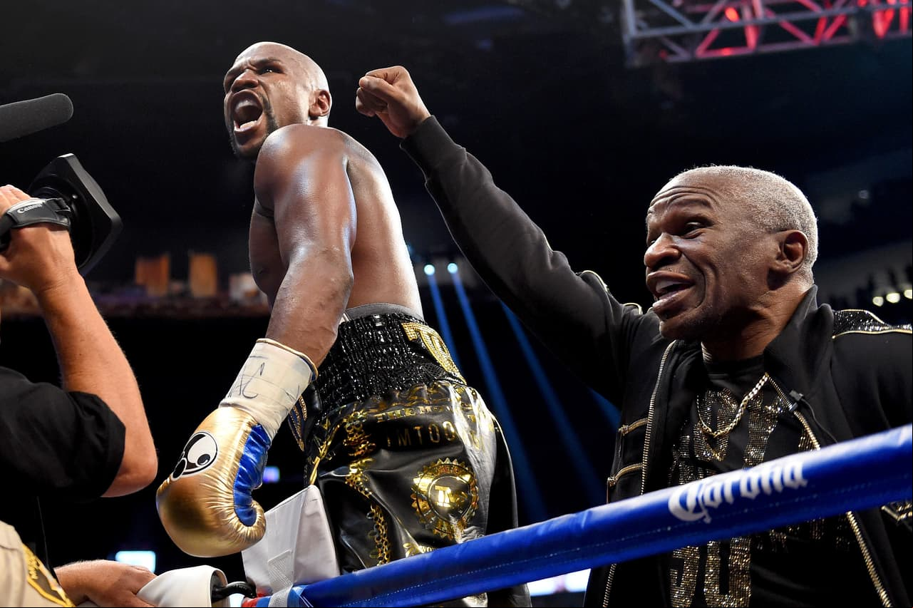 Mayweather apagó el fuego y noqueó a McGregor