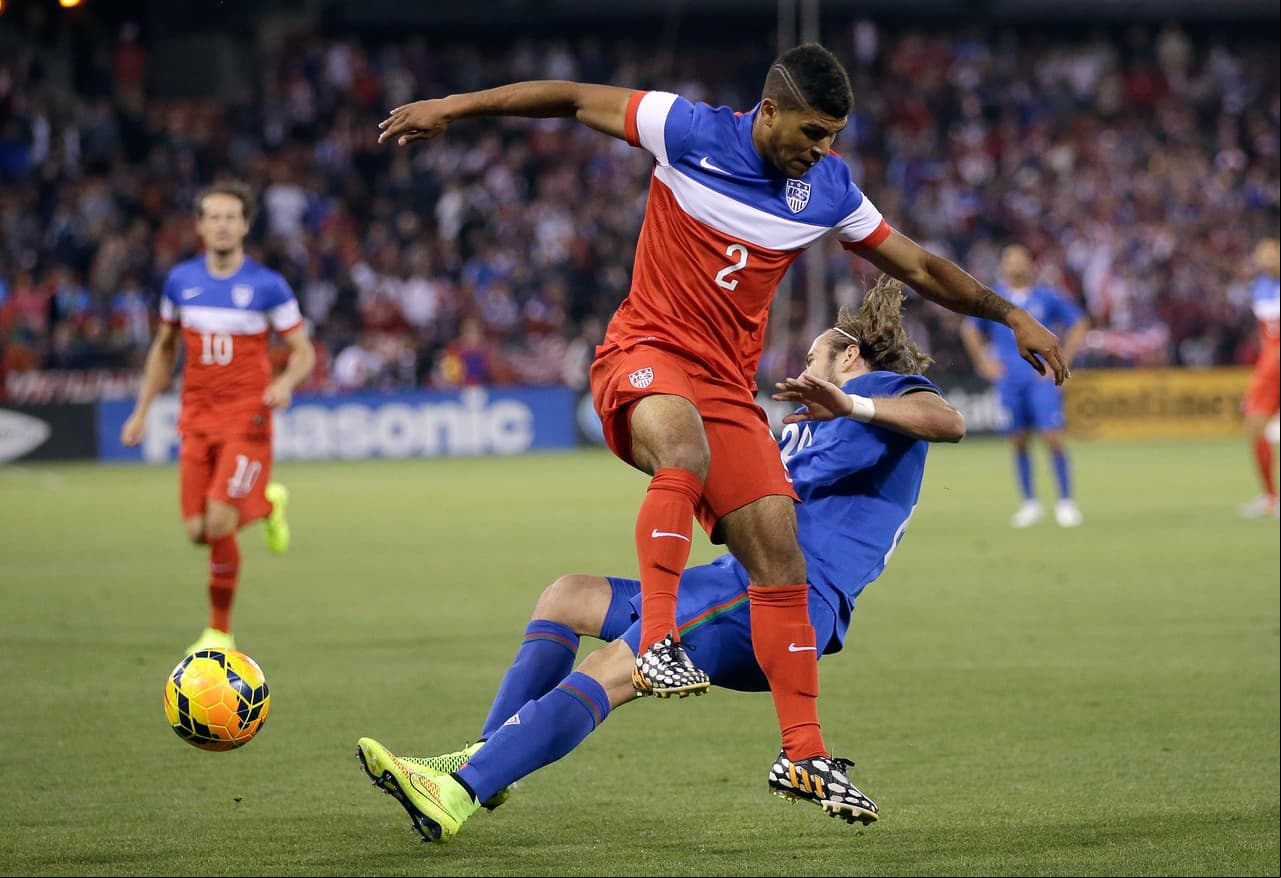 DeAndre Yedlin. Posición: Defensa. Edad: 22 años. Club: Sunderland (Premier League). Veces seleccionado: 32. Descripción: Defensor rápido, encarnador pero sobre todo sube adecuadamente para contribuir en el ataque de Estados Unidos