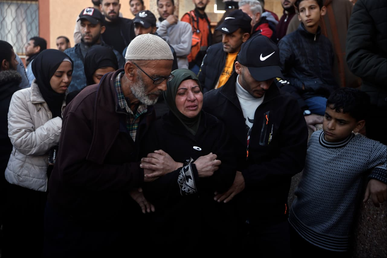 Israel promete una "larga guerra" en la devastada Gaza al arreciarla en víspera de Navidad