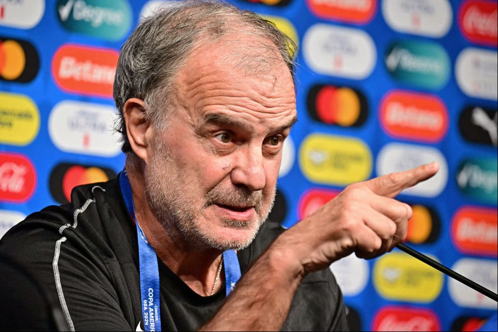 Marcelo Bielsa destaca el sistema deportivo del futbol de Uruguay