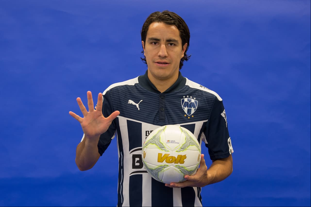 Efraín Juárez, cerca de volver a Europa