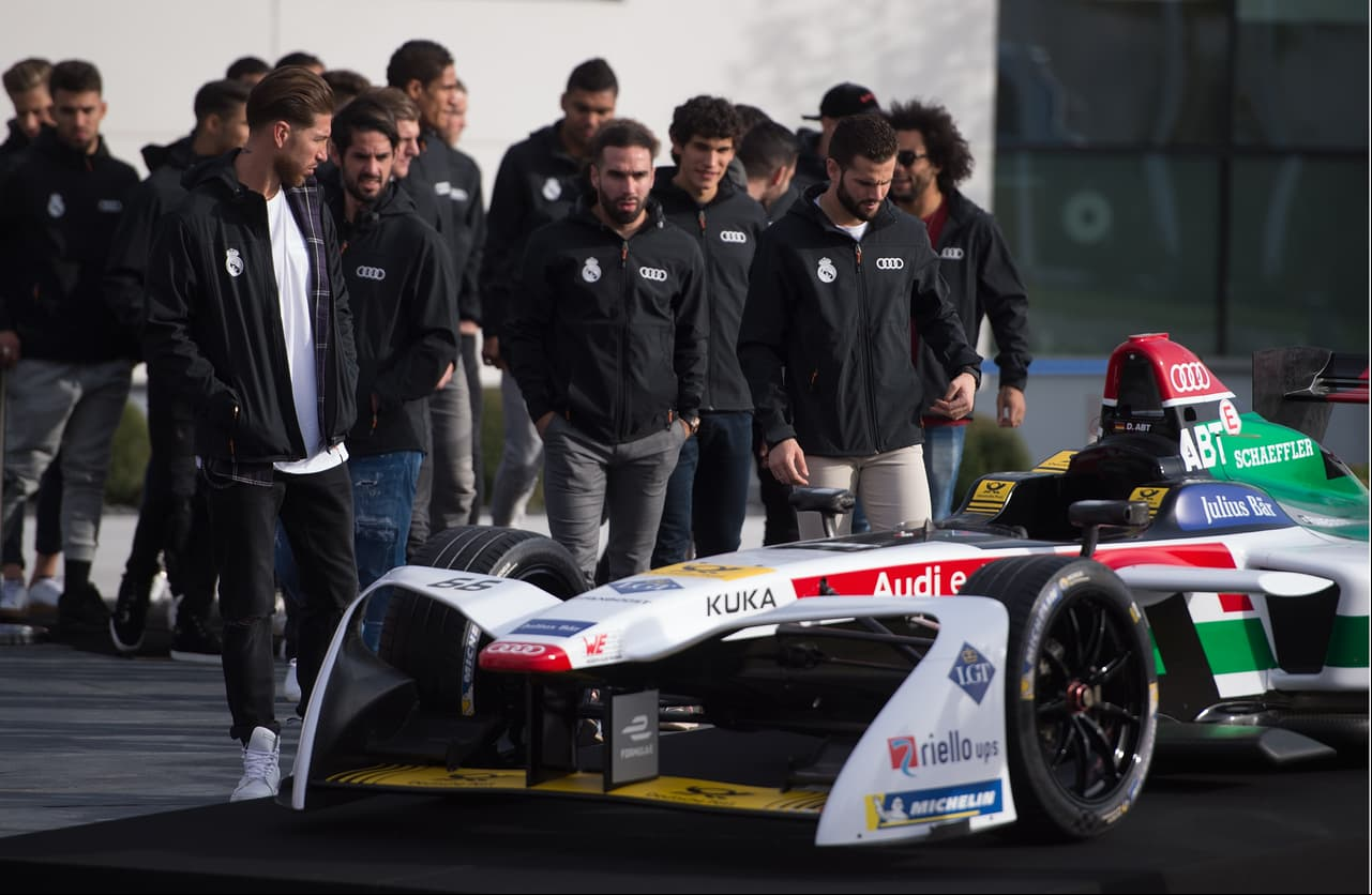 Los jugadores tuvieron también la posibilidad de conocer de cerca el prototipo de Audi de la Formula E que competirá en la temporada 17/18.