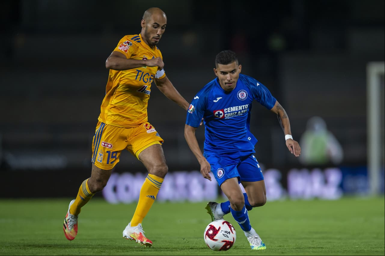 Los Tigres dejan ir el triunfo y la Máquina les empata el encuentro, lo lleva a los penales y se cuelan a la final de la Copa GNP.