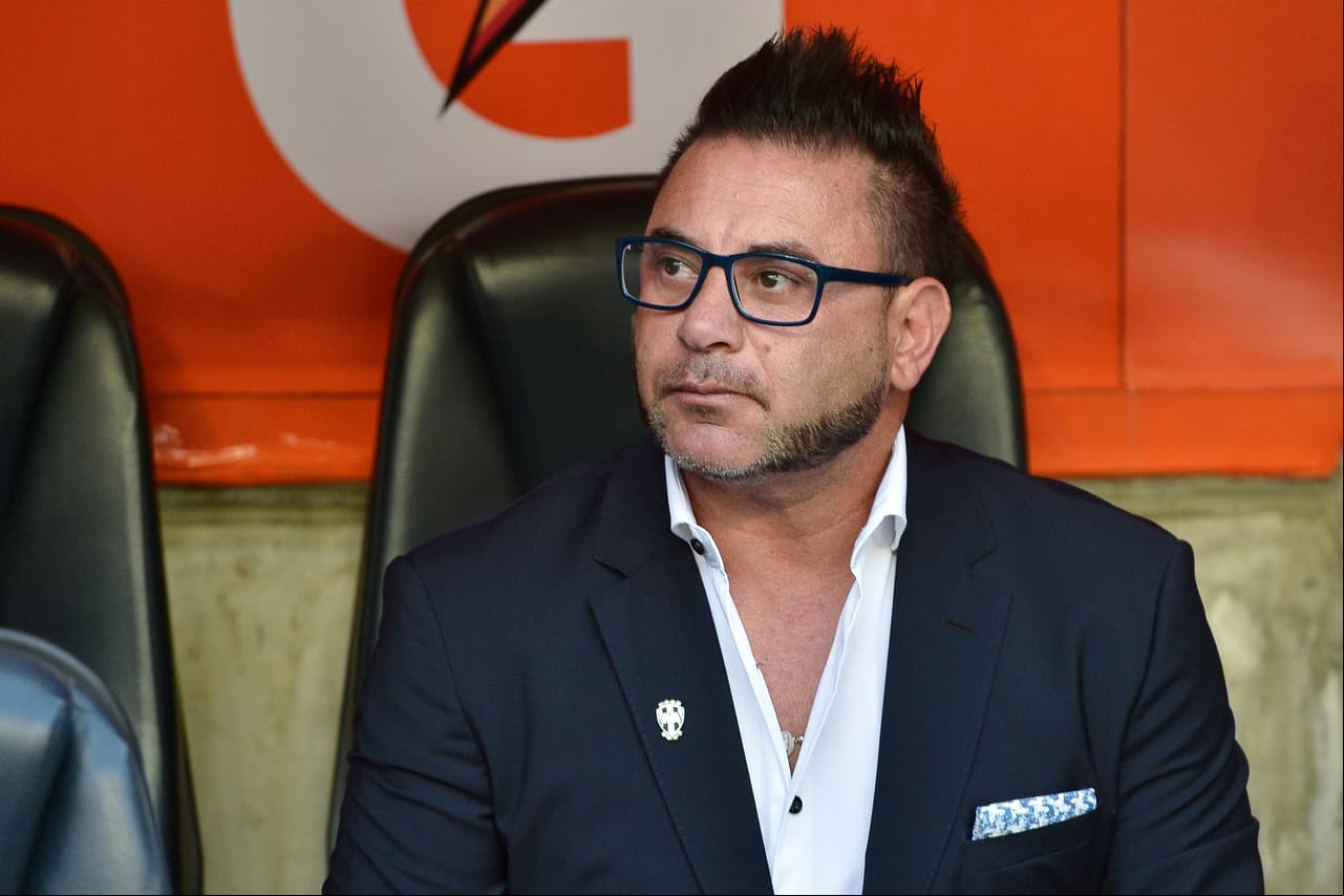 Rayados hace oficial la salida de Antonio Mohamed