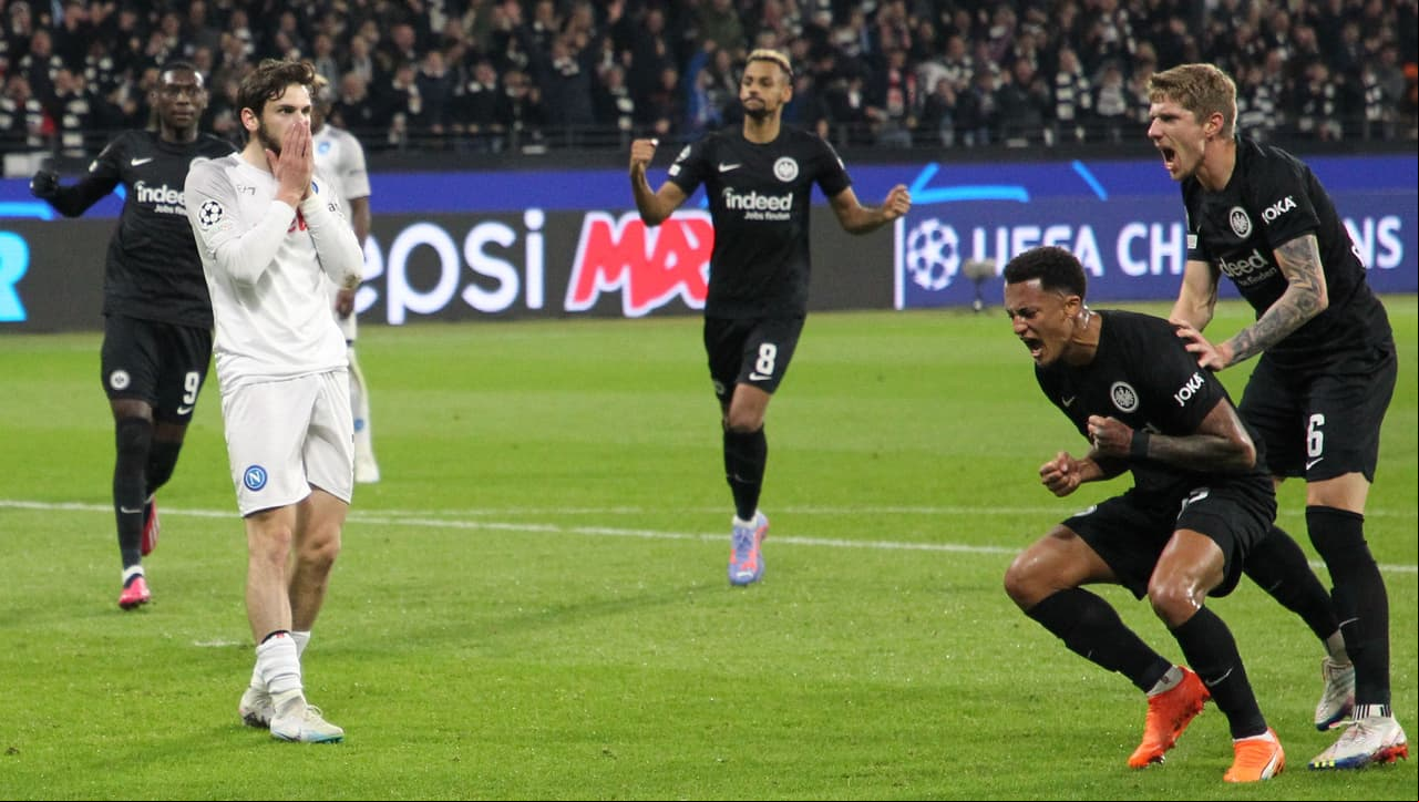 Napoli se impuso al Eintracht Frankfurt en Alemania con 'Chucky' Lozano como titular y con goles de Osinhem y Di Lorenzo.
