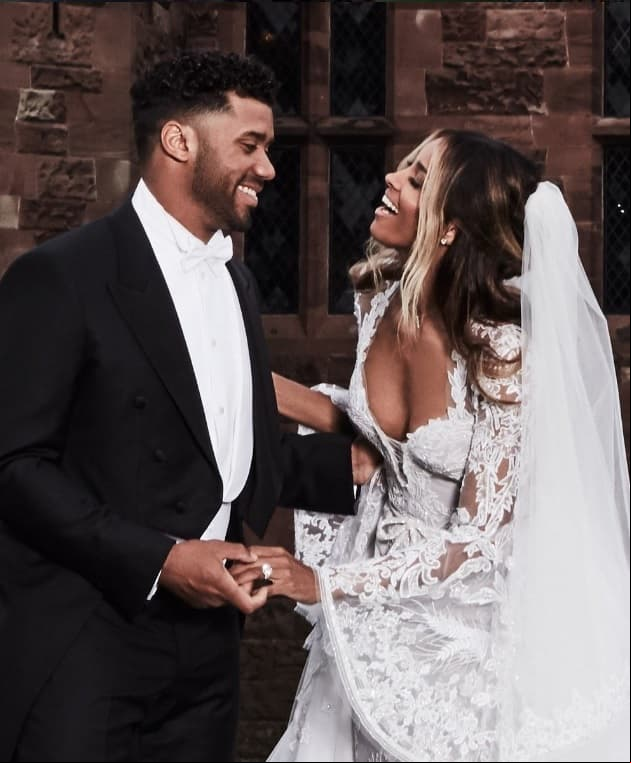 El QB estelar de los Seattle Seahawks se casó con la cantante Ciara el pasado 6 de julio en el condado inglés de Cheshire.