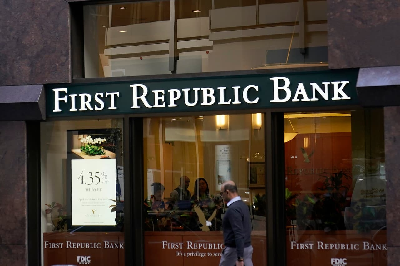 Gobierno busca comprador para el First Republic Bank: sus acciones se desplomaron a menos de $3