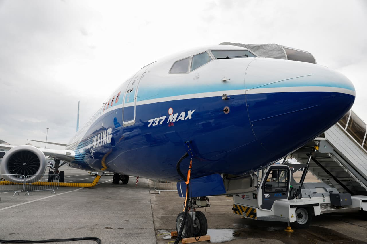 El 737 Max vuelve a provocar dolores de cabeza a Boeing: esta vez por un tornillo suelto