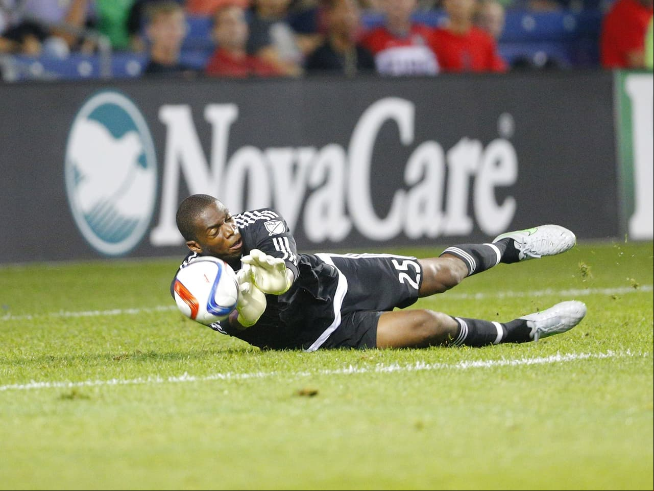 Sean Johnson - Chicago Fire. Brilla en uno de los equipos con peor rendimiento este año. Lo apodan Superman por capacidad para volar y llegar a los extremos más lejanos del arco.