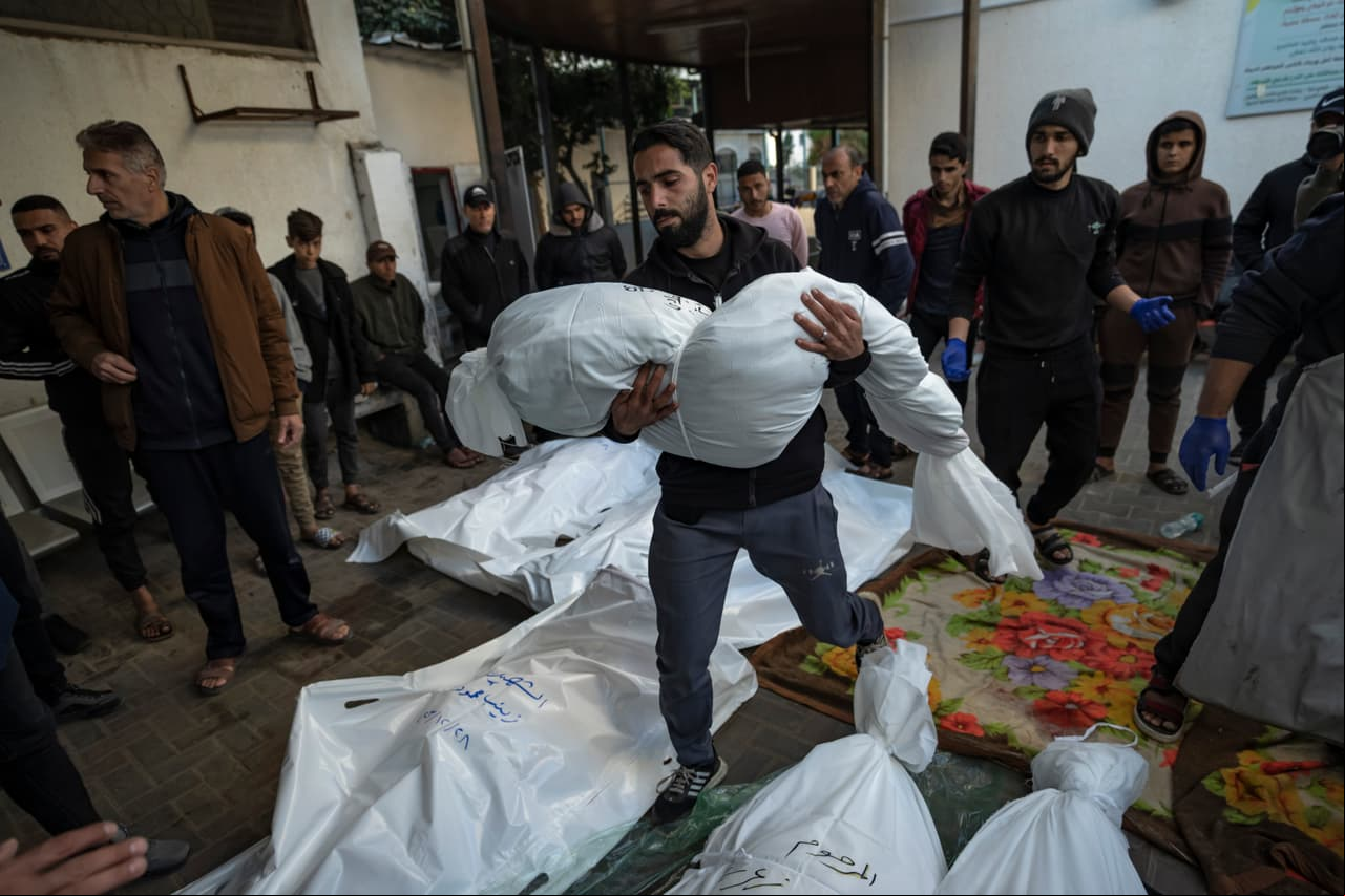 Israel ataca campos de refugiados en Gaza: reportan 165 palestinos muertos en 24 horas
