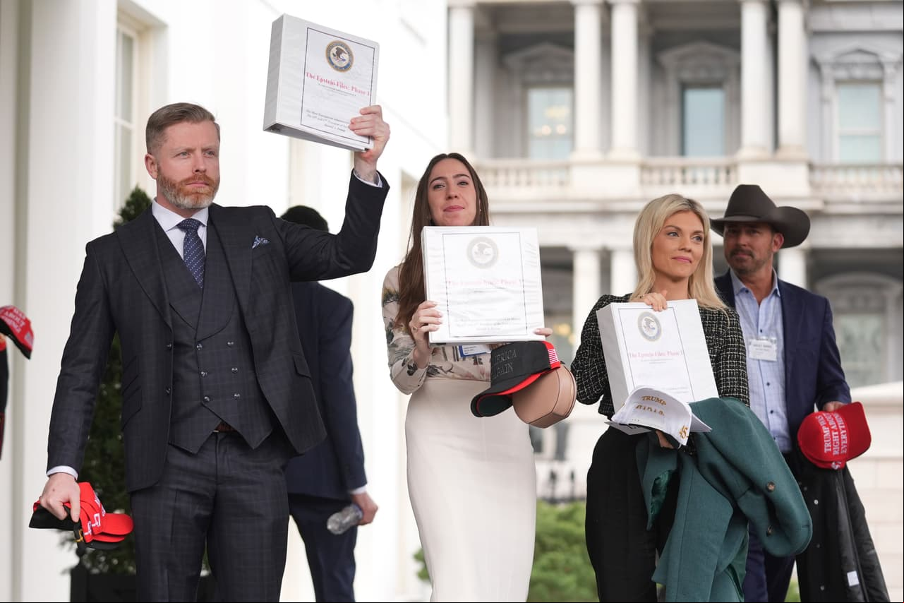 ¿Qué revelan los nuevos documentos sobre el caso Jeffrey Epstein que el gobierno de Trump entregó a influencers? Spoiler: poco o nada nuevo