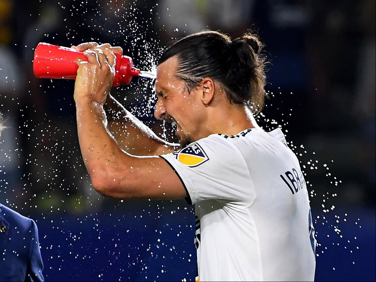 Zlatan Ibrahimovic necesitó 17 partidos para su primer Hat-trick en Estados Unidos, lleva 14 goles y además asistió a Giovanni dos Santos en su gol. Noche de película para el sueco y el Galaxy.